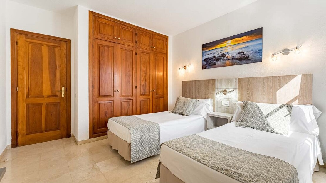 Klayman Olivina Aparthotel